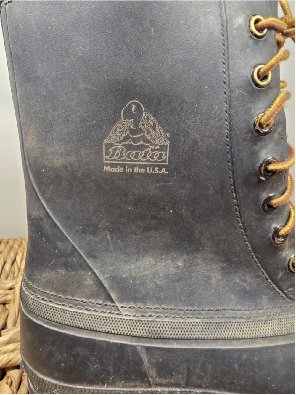 Vintage Bata Made in USA Lace-Up Insulated Rubber Winter Boots Sz 7
